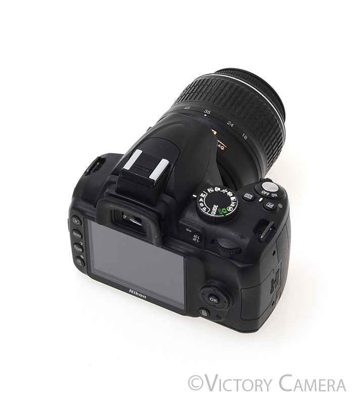 Nikon D3000 Digital SLR Camera Body w/ 18-55mm AF-S Lens ~2,848 Shots