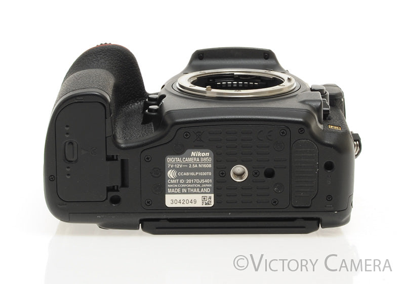 Nikon D850 45.7MP Full Frame DSLR Camera Body -LOW SHUTTER COUNT-  [MINT-] - Victory Camera