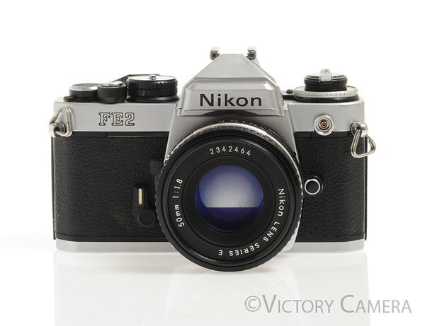 Appareil photo reflex 35mm Nikon FE avec objectif 50mm f1.8 (numéro de Appareil photo reflex 35mm Nikon FE avec objectif 50mm f1.8 (numéro de