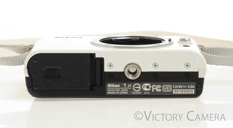 Nikon 1 J1 White Mirrorless 10.1MP Digital Camera Body [EXC+]