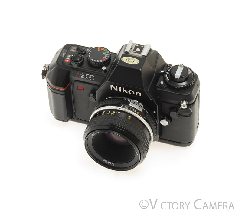 Nikon N2000 35mm Film Camera w/ 50mm f2 Lens [EXC-]