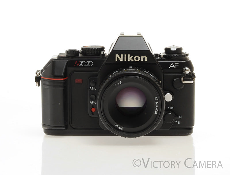 Nikon N2020 AF 35mm Film Camera w/ 50mm f1.8 AF Zoom Lens [EXC]