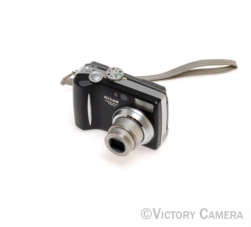 Nikon CoolPix 7900 7.1MP Digital Point & Shoot Camera [MINT]