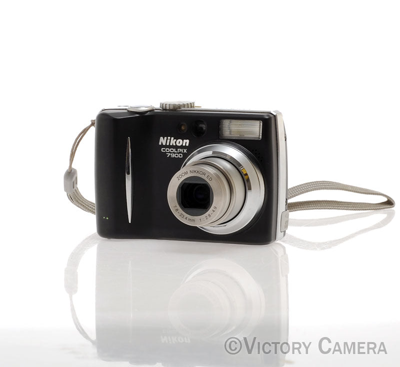 Nikon CoolPix 7900 7.1MP Digital Point & Shoot Camera [MINT]