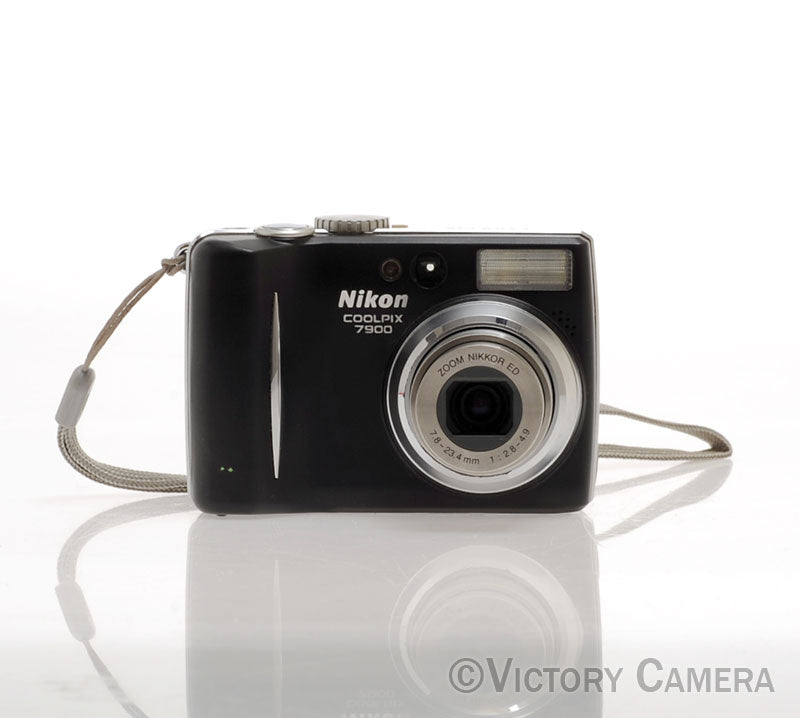 Nikon CoolPix 7900 7.1MP Digital Point & Shoot Camera [MINT]