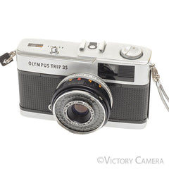 Olympus Trip 35 Chrome 35mm Film Camera -As is, No Meter- [AS-IS]