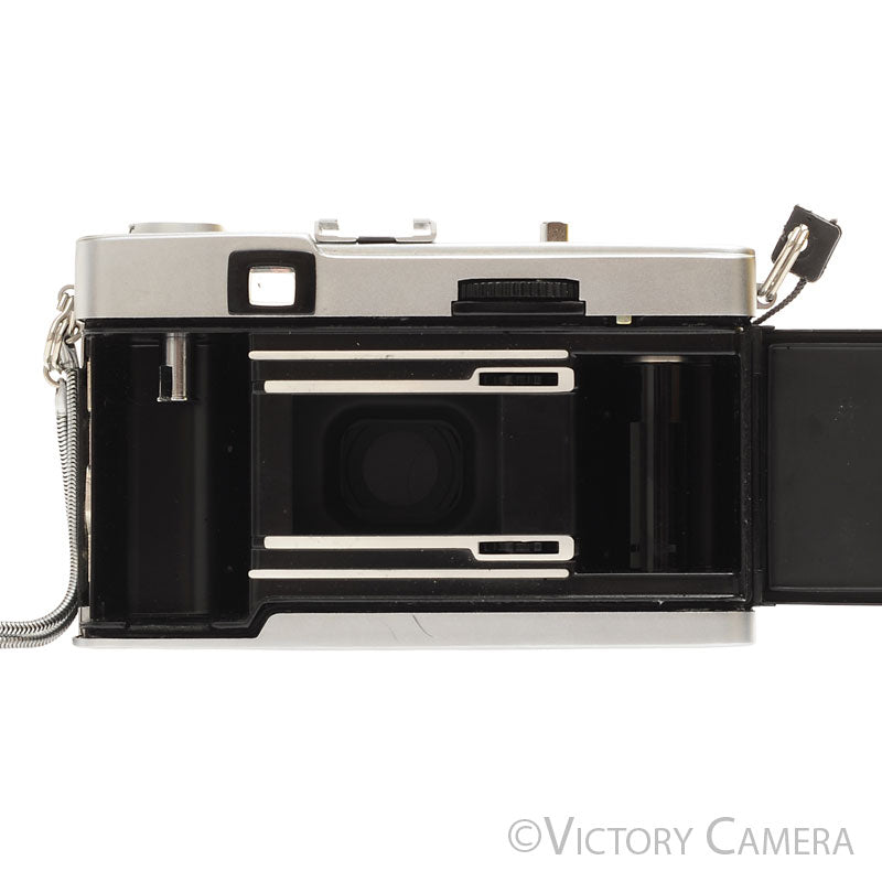 Olympus Trip 35 Chrome 35mm Film Camera -As is, No Meter- [AS-IS] - Victory Camera