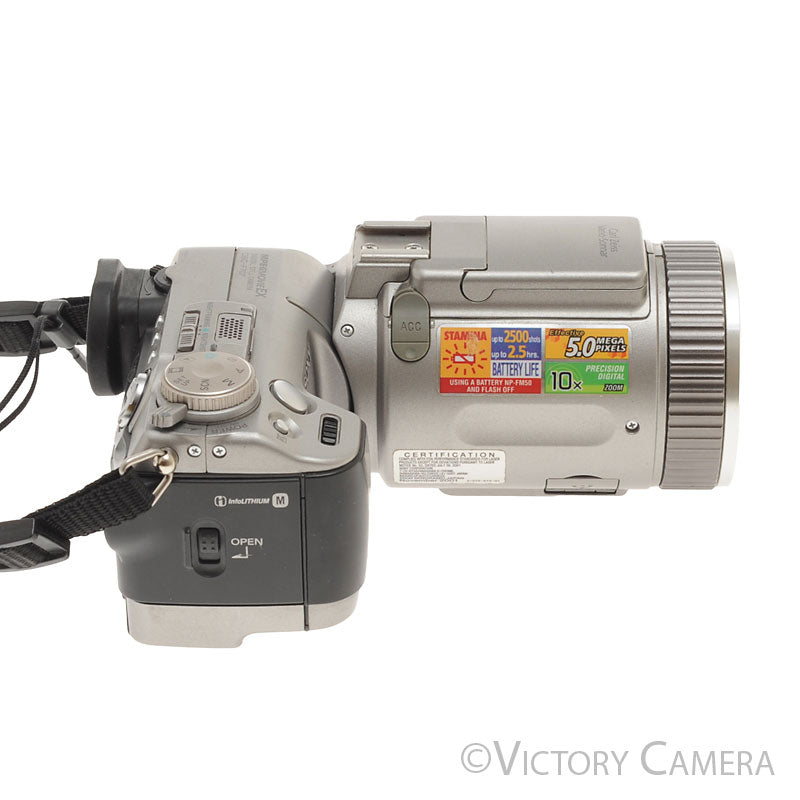 Sony CyberShot DSC-F707 Swivel Head Digital Point & Shoot Camera [EXC+