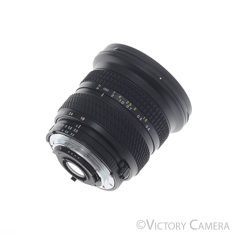 Tokina AF 19-35mm f3.5-4.5 Wide Angle Zoom Lens for Nikon AF-D [EXC] - Victory Camera