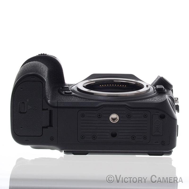 Nikon Z8 45.7MP 8K Video Digital Mirrorless Camera Body w/ Box [MINT-]