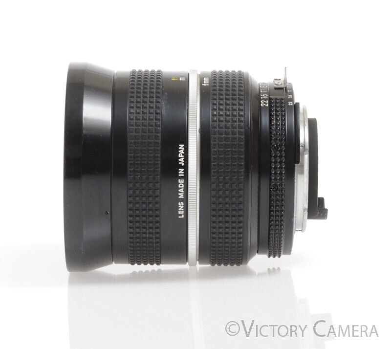 Nikon Zoom-Nikkor 28-45mm f4.5 Rare Manual Focus Wide Angle Zoom Lens